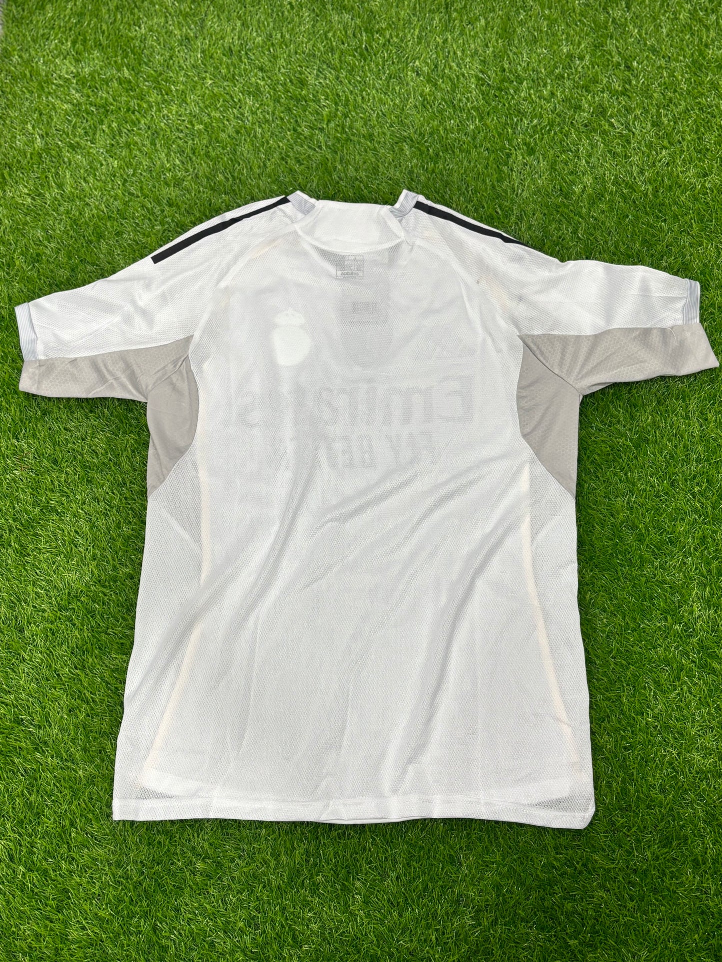 Real Madrid Home shirt (PLAYER VERSION LOGOS)