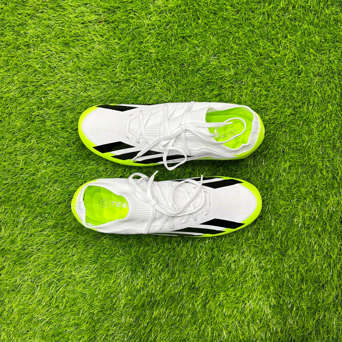 Football Studs – GREEN/WHITE