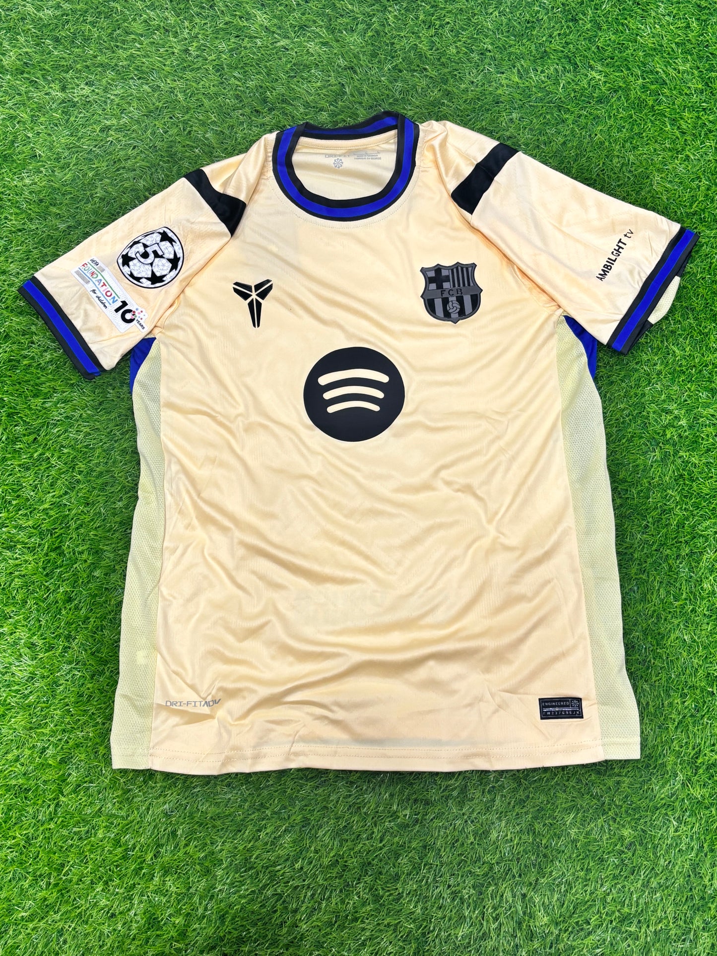 BARCELONA AWAY (PLAYER VERSION LOGOS)